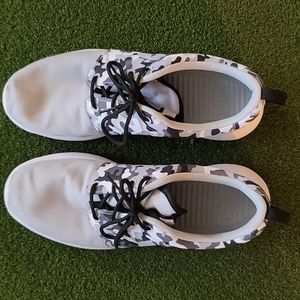 NIKE ROSHE Grey and Black Camo